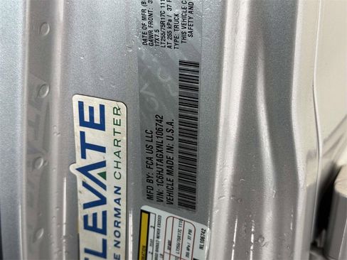 Used 2022 Jeep Gladiator Sport image 13