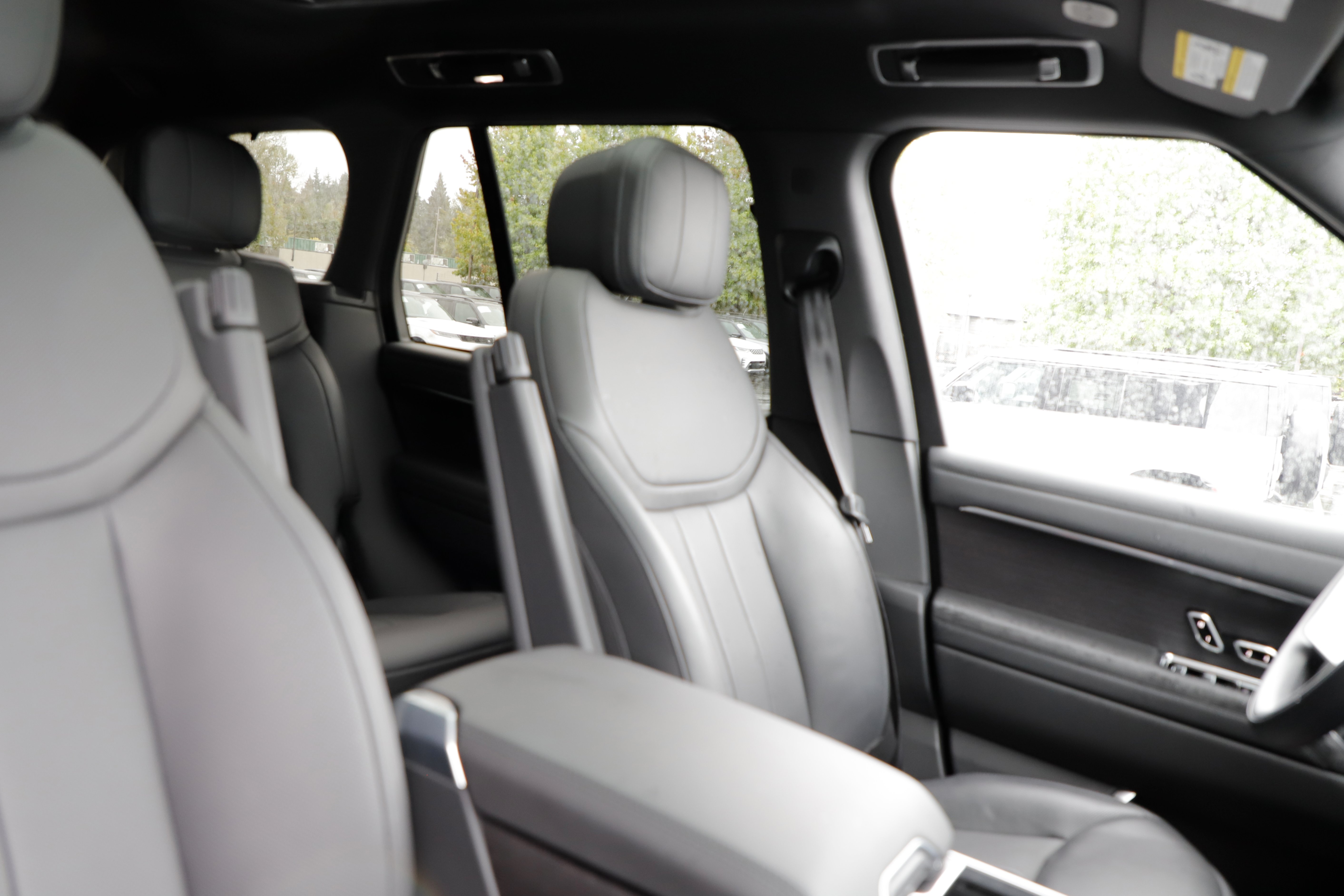 Certified 2024 Land Rover Range Rover SE AWD/4WD image 10