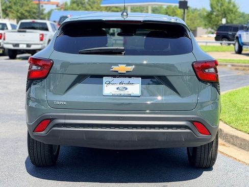 Used 2026 Chevrolet Trax LS w/ LS Convenience Package FWD image 7
