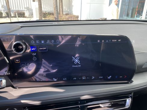 New 2026 Chevrolet Traverse LT image 23