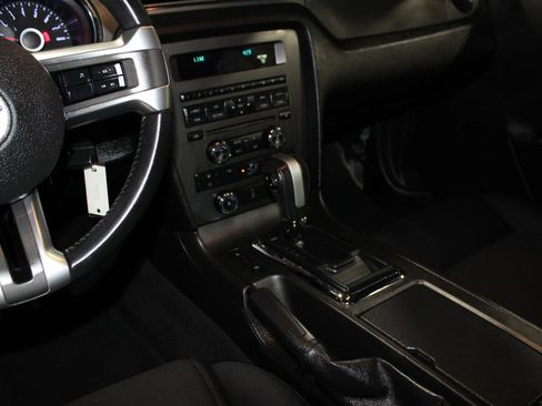 Used 2014 Ford Mustang Convertible RWD image 14