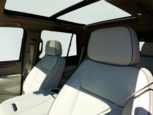 New 2026 GMC Yukon Denali w/ Sun & Power Step Package image 10