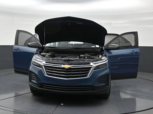 Used 2024 Chevrolet Equinox LS FWD image 32