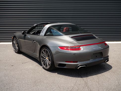 Used 2018 Porsche 911 Targa 4 AWD/4WD image 3