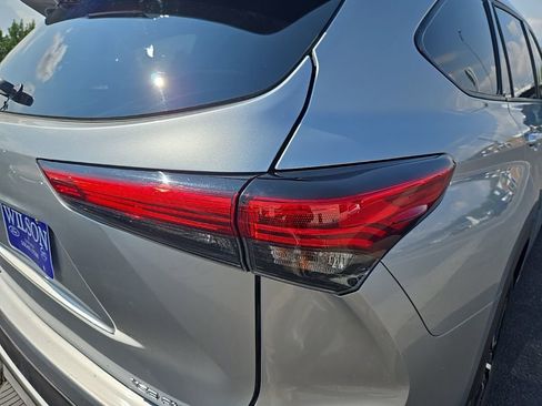 Used 2022 Toyota Highlander XSE image 37