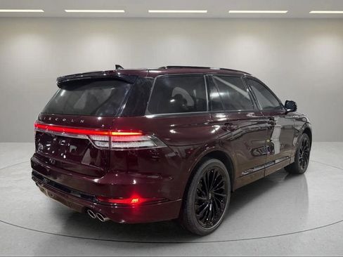 Certified 2023 Lincoln Aviator Reserve w/ Equipment Group 201A image 3