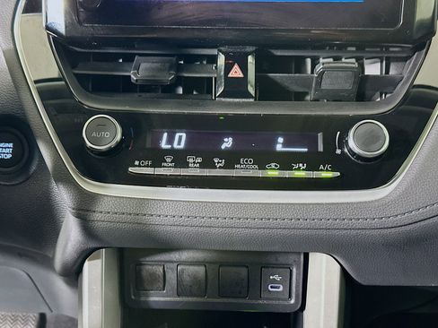 Used 2024 Toyota Corolla Cross LE w/ Moonroof Package image 23