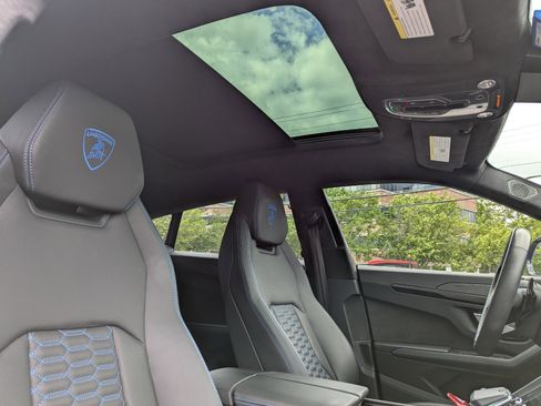 Used 2021 Lamborghini Urus image 29