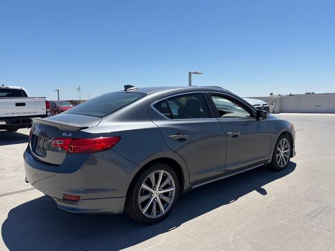 Used 2014 Acura ILX w/ Technology Package FWD image 2