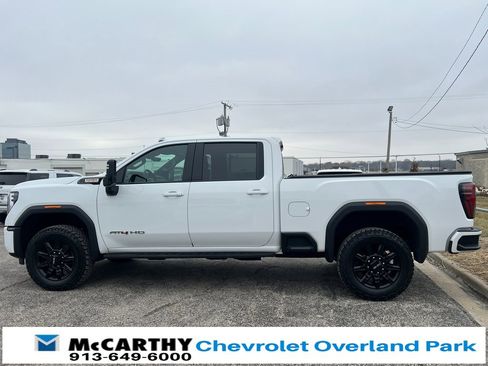 Used 2024 GMC Sierra 2500 AT4 w/ AT4 Premium Plus Package image 7