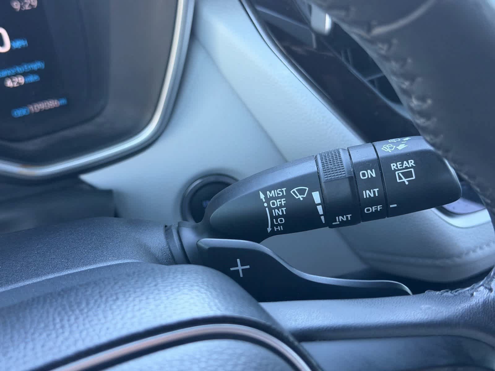 Used 2019 Toyota Corolla SE w/ SE Option Package FWD image 25