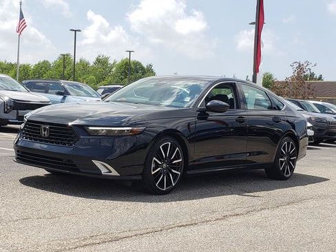 Used 2024 Honda Accord Touring image 8