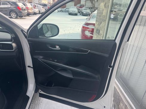 Used 2016 Kia Sorento LX w/ LX Convenience Package image 26