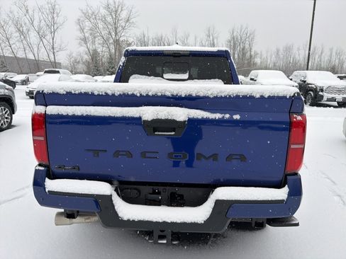 Used 2024 Toyota Tacoma TRD Off-Road image 4