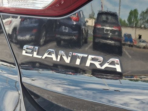 Used 2018 Hyundai Elantra Value Edition w/ Cargo Package FWD image 29