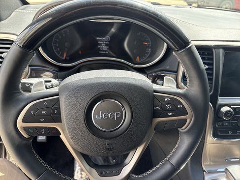 Used 2017 Jeep Grand Cherokee Overland AWD/4WD image 10