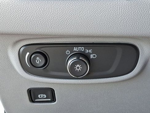 Certified 2023 GMC Terrain SLE w/ Driver Convenience Package image 17