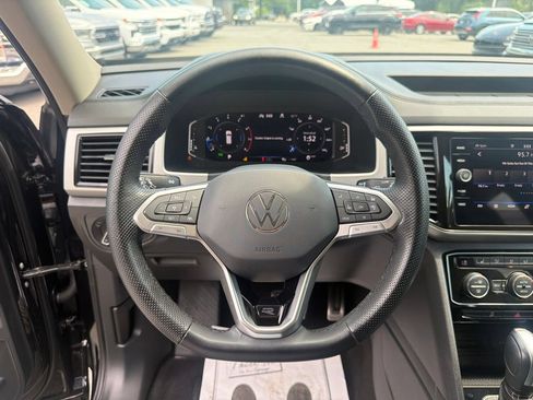 Used 2023 Volkswagen Atlas SEL R-Line AWD/4WD image 16