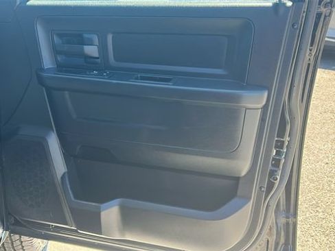 Used 2014 RAM 1500 Express RWD image 10