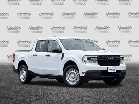 Used 2022 Ford Maverick XL image 2