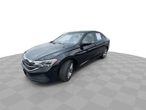 Used 2024 Volkswagen Jetta SE FWD image 4
