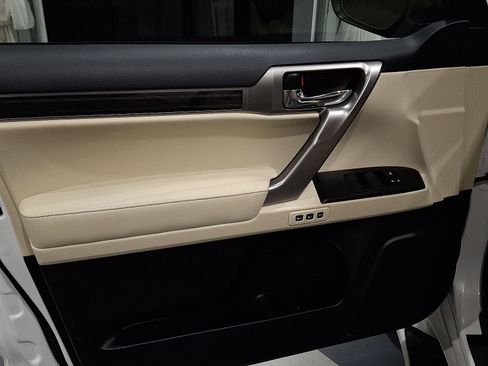 Used 2023 Lexus GX 460 Premium image 12