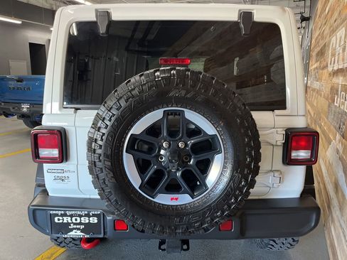 Used 2022 Jeep Wrangler Rubicon w/ Cold Weather Group AWD/4WD image 24