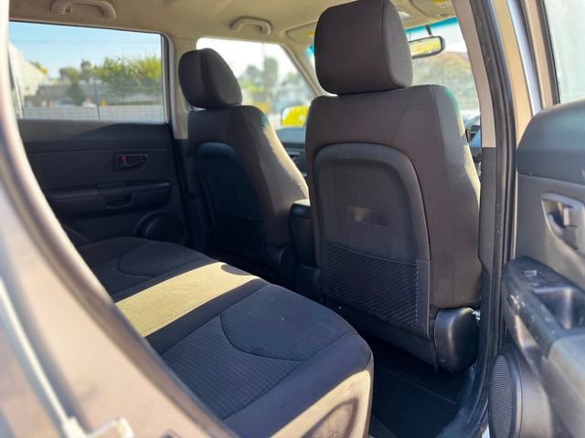 Used 2013 Kia Soul FWD image 27