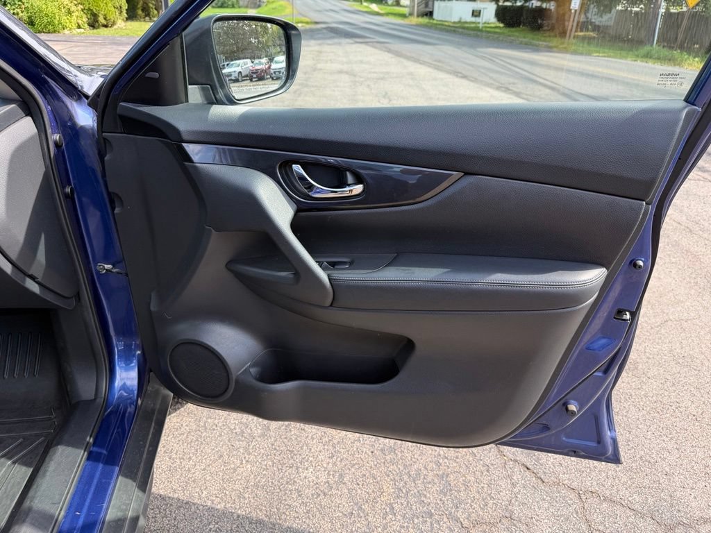 Used 2018 Nissan Rogue S FWD image 32