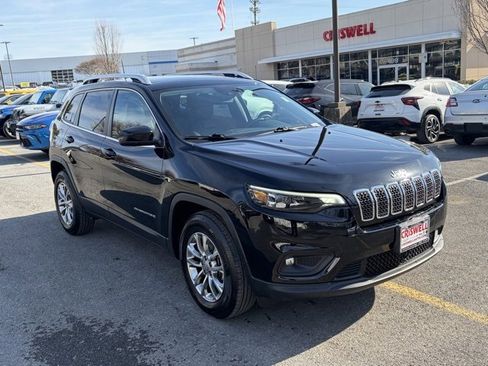 Used 2021 Jeep Cherokee Latitude Plus w/ Sun & Sound Group image 2