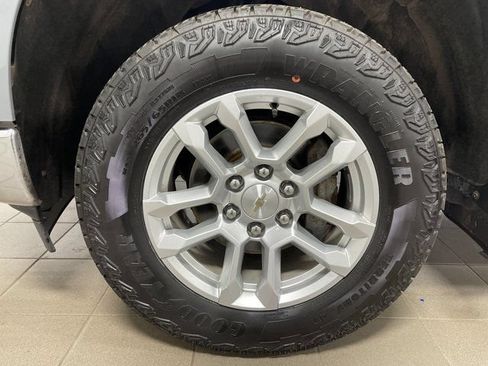 Used 2024 Chevrolet Silverado 1500 LT AWD/4WD image 7