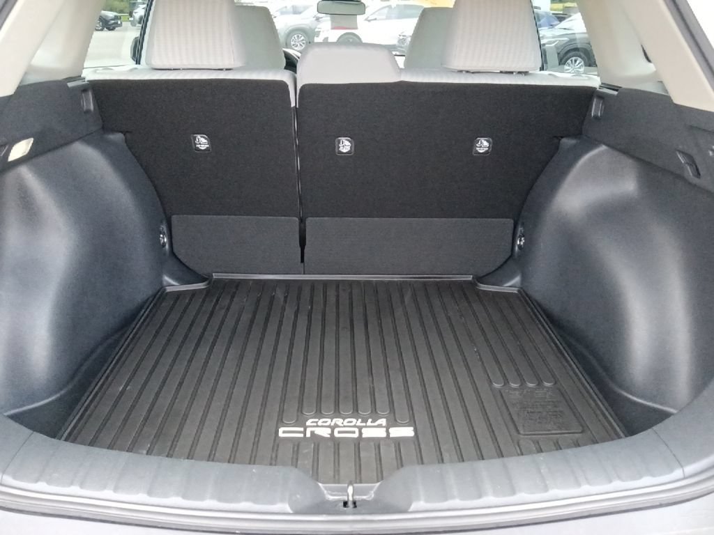 Used 2025 Toyota Corolla Cross L FWD image 28