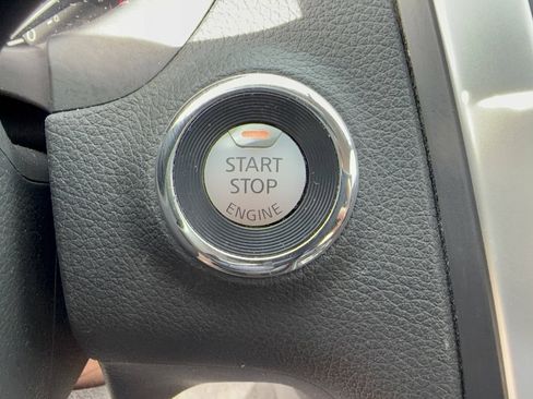 Used 2017 Nissan Altima 2.5 SR w/ Midnight Edition Package image 22