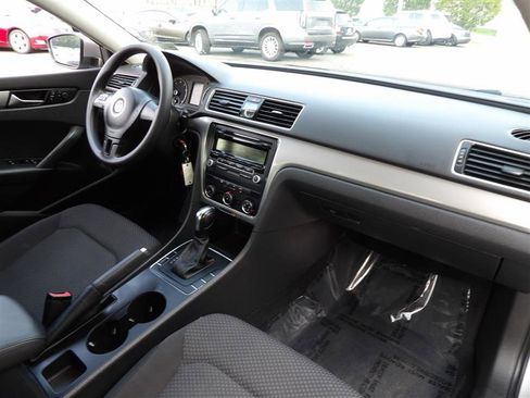 Used 2013 Volkswagen Passat 2.5 S image 14