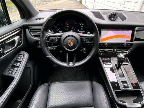 Certified 2023 Porsche Macan Turbo AWD/4WD image 11