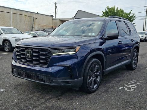 Certified 2024 Honda Pilot Sport image 3