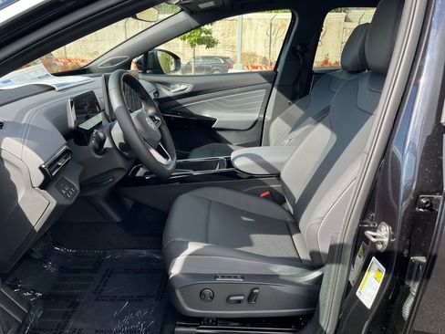 New 2025 Volkswagen ID.4 Pro S Plus image 17