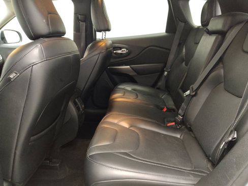 Used 2020 Jeep Cherokee Latitude Lux w/ Quick Order Package 26H Lux image 18