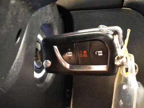 Certified 2022 Toyota RAV4 LE w/ Carpet Mat Package (TMS) image 23