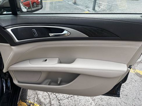 Used 2018 Lincoln MKZ Select w/ Select Plus Package AWD/4WD image 28