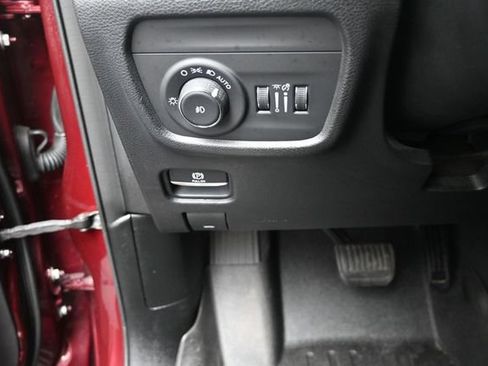 Used 2021 Jeep Grand Cherokee L Limited AWD/4WD image 16