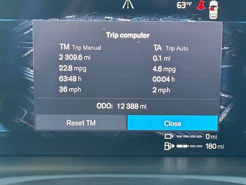 Used 2025 Volvo XC90 T8 Core w/ Climate Package image 28