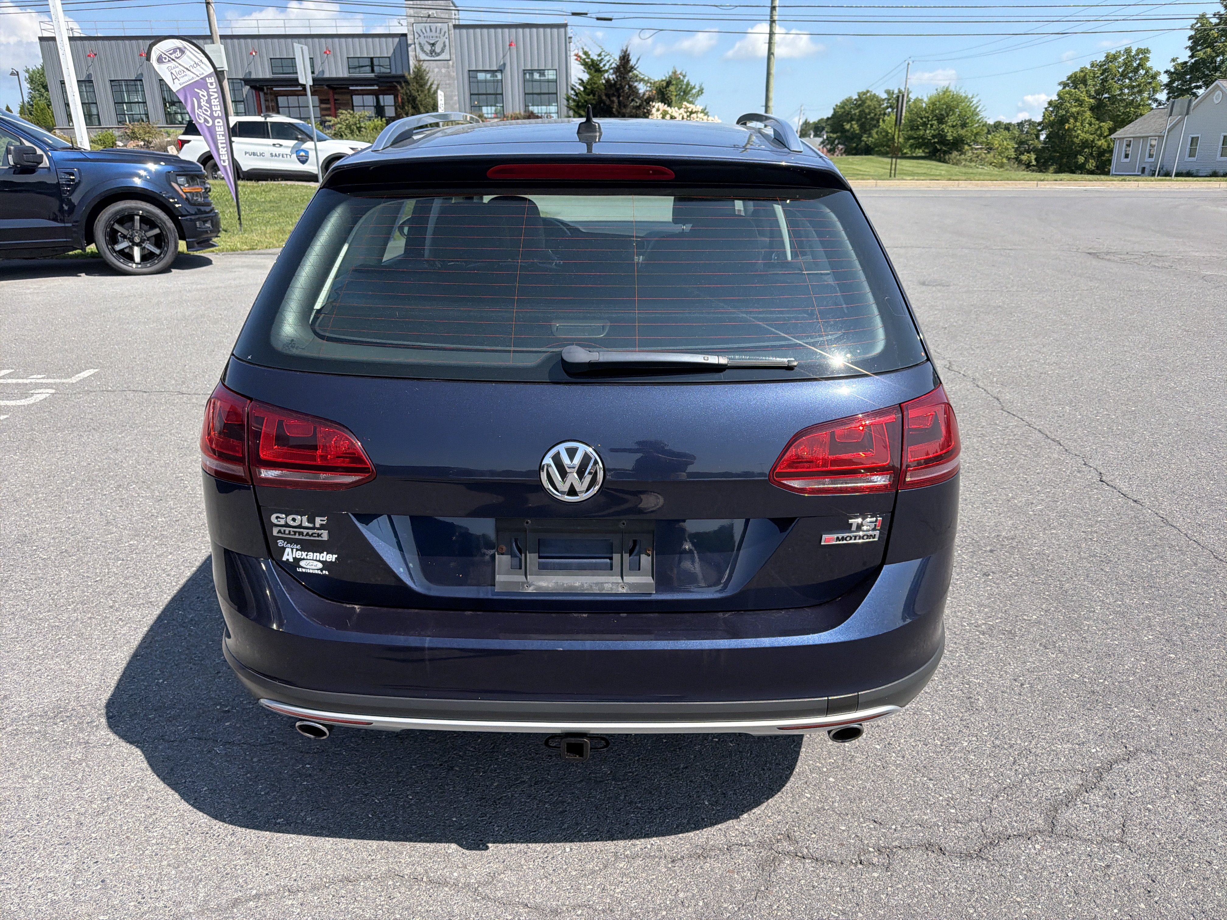 Used 2017 Volkswagen Golf Alltrack S AWD/4WD image 4