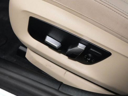 Used 2023 BMW 530i xDrive 530i xDrive w/ Premium Package image 22