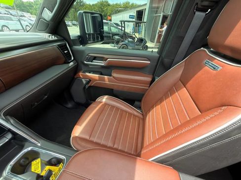 Used 2025 GMC Sierra 3500 Denali Ultimate AWD/4WD image 26