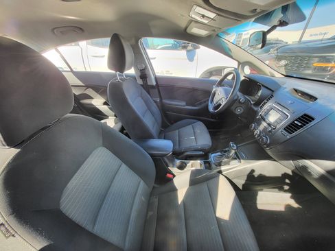 Used 2017 Kia Forte LX w/ LX Popular Package image 8