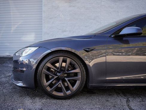 Used 2021 Tesla Model S Plaid image 10