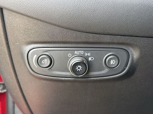 Used 2020 Chevrolet Equinox LT FWD image 22