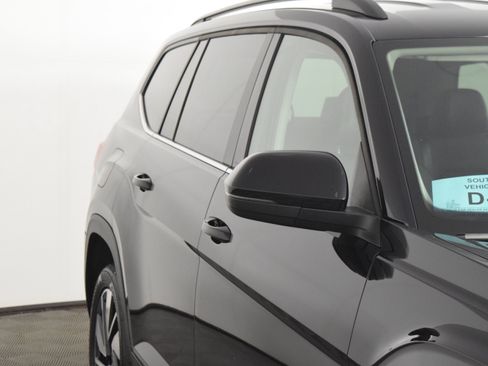 Used 2025 Volkswagen Atlas SE image 14