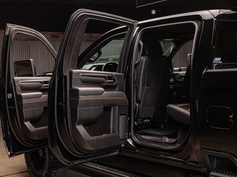 Used 2025 GMC Sierra 2500 AT4 w/ AT4 Premium Plus Package image 29